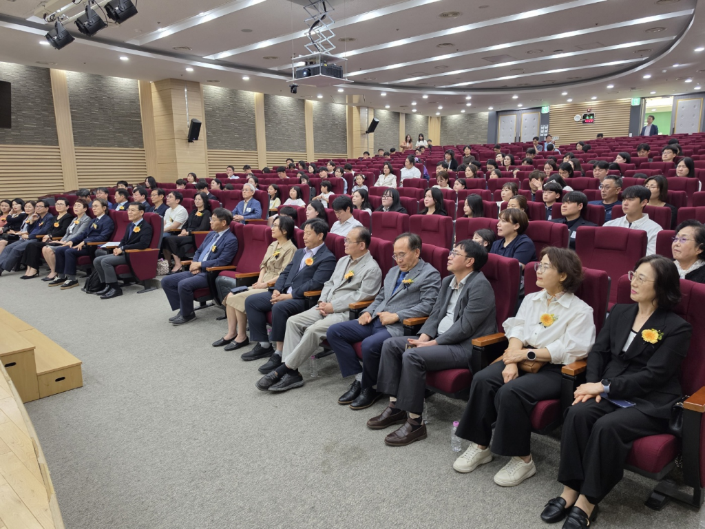 제81회 구강보건의 날 기념 ‘구강보건상 시상식’ 성황리 개최 첨부파일 : 1785740172.jpg