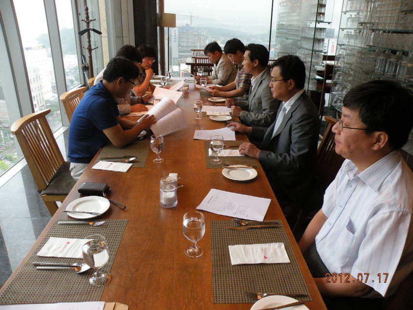 각구회장 및 총무와 간담회 첨부파일 : 1351177200_393.jpg